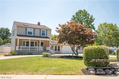 800 E 332nd St, Eastlake, OH, 44095-2812 | Card Image