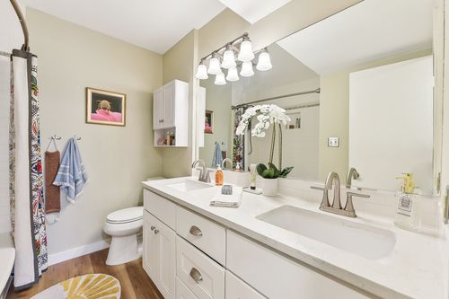 apt-224-7801 Shoal Creek Blvd, Austin, TX, 78757-1029 | Card Image