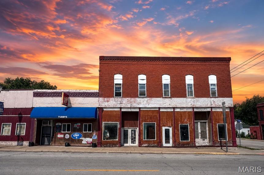 406 S Main St, New London, MO 63459