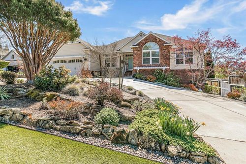 3910 Cherry Ln, Medford, OR, 97504-9034 | Card Image