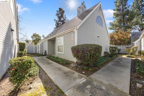 1694 1694 Somerset Place, Antioch, CA, 94509-2182 | Card Image