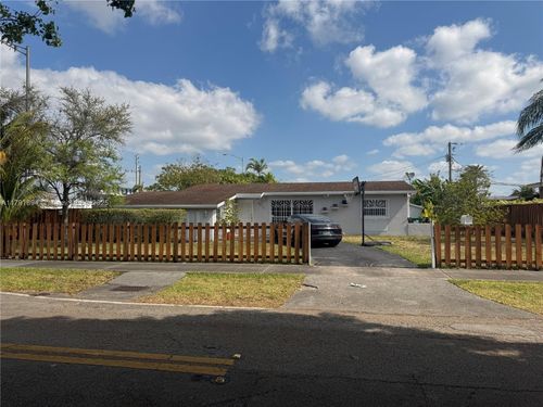 8675 Sw 27th Ln, Miami, FL, 33155-2341 | Card Image