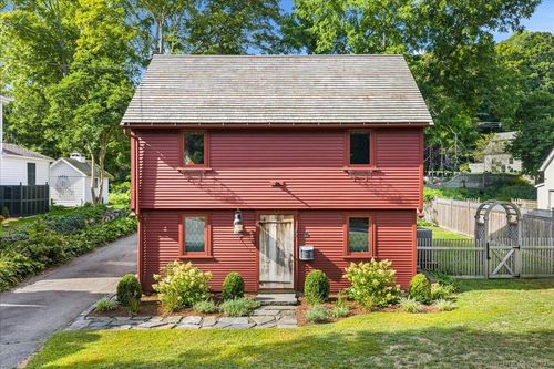 60 N Main St, Essex, CT, 06426-1067 | Card Image