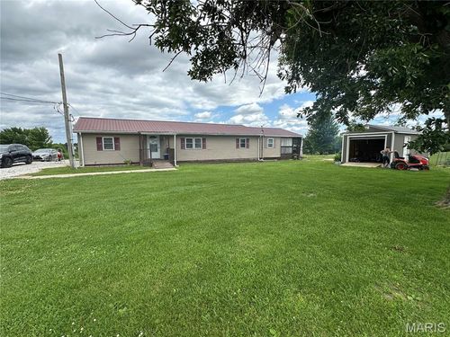 37 S State Route 267, Greenfield, IL, 62044-5557 | Card Image