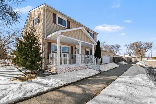 23225 Elaine St, Saint Clair Shores, MI, 48080-3226 | Card Image