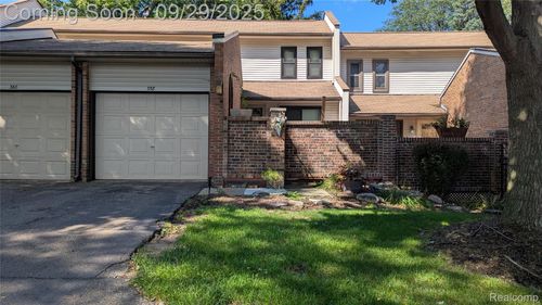 358 Willow Grove Ln, Rochester Hills, MI, 48307-2556 | Card Image