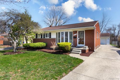 16717 Windermere Cir, Southgate, MI, 48195-2142 | Card Image