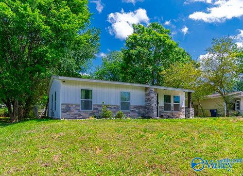 244 Victory Ln Ne, Huntsville, AL, 35811-1427 | Card Image
