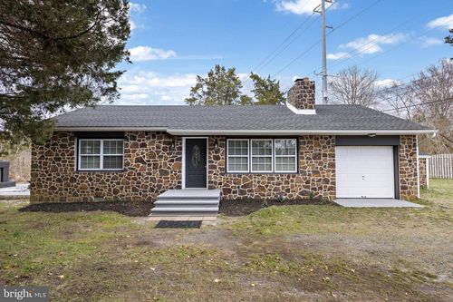 5711 Route 9, TUCKERTON, NJ, 08087-9502 | Card Image