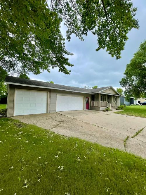 1006 10th St Sw, Wadena, MN, 56482-1947 | Card Image