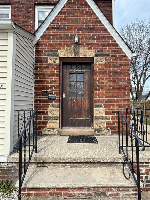 18603 Arrowhead Avenue, Cleveland, OH, 44119 | Card Image