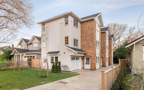 b-786 St Patrick St, Victoria, BC, V8S4X5 | Card Image