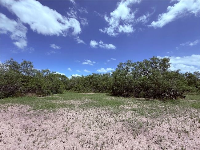 5742 Hidden Valley Loop, House other with 3 bedrooms, 2 bathrooms and null parking in Sandia TX | Image 25