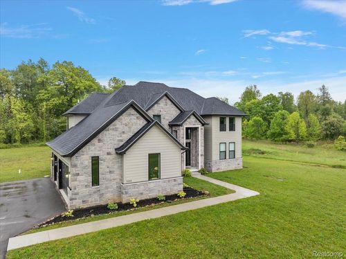 5344 Birch Dr, Springfld Twp, MI, 48350-3342 | Card Image