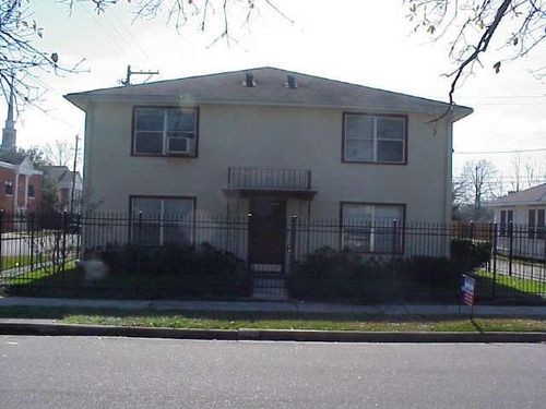 apt-4-1002 Key St, Houston, TX, 77009-5259 | Card Image