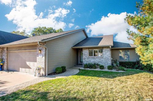 7 Country Club Ct, Pekin, IL, 61554-2608 | Card Image