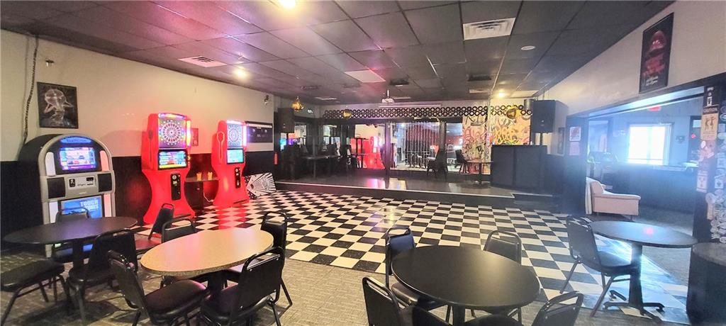 118 E Jackson Ave, Iola, KS 66749