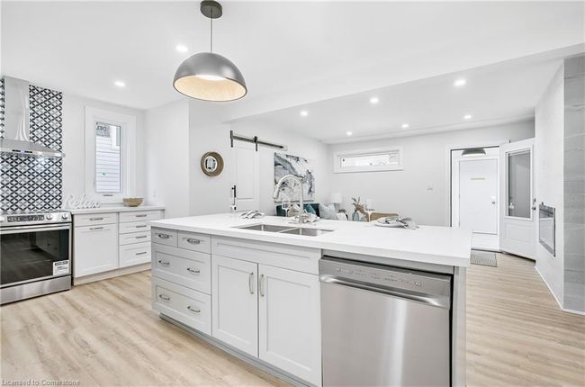 10 Comet Ave, House other with 5 bedrooms, 3 bathrooms and 1 parking in Hamilton ON | Image 10