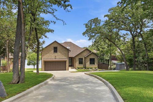 101 Manito Cv, Lake Kiowa, TX, 76240-9467 | Card Image