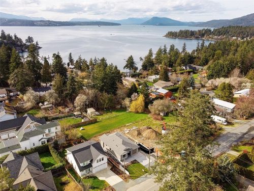 10956 Chalet Rd, North Saanich, BC, V8L5M2 | Card Image
