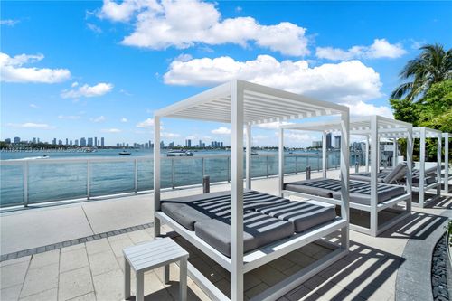 bs101-1000 West Ave, Miami Beach, FL, 33139-4759 | Card Image
