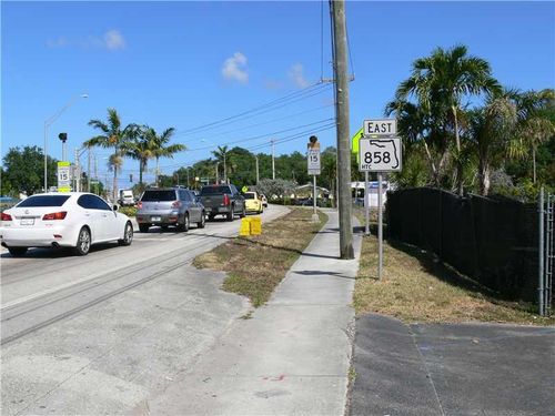 41 Williams Road, West Park, FL, 33023 | Card Image