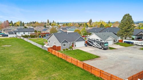 220 S Long Rd, Spokane Valley, WA, 99016 | Card Image