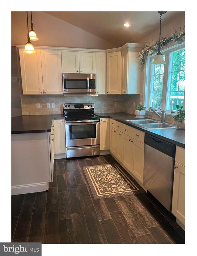 279 Palatine Rd, House other with 3 bedrooms, 3 bathrooms and null parking in PITTSGROVE NJ | Image 8
