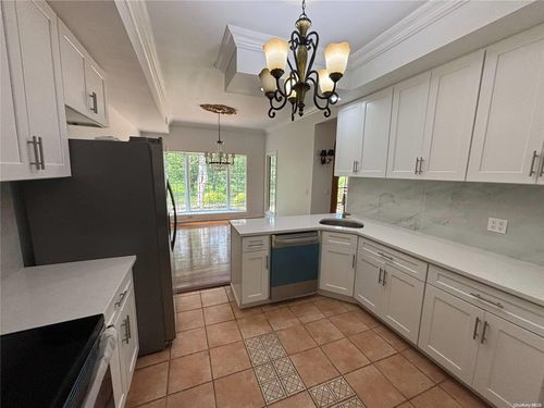 403-403 Pepperidge Lake Rd, Eastport, NY, 11941-1131 | Card Image