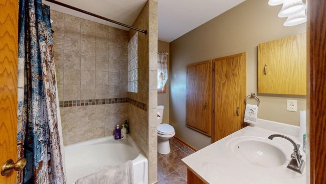 Main Level Bathroom | Image 17