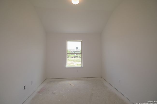 137 Cheyenne Dr, House other with 4 bedrooms, 3 bathrooms and null parking in Floresville TX | Image 11