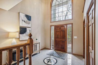 Impressive foyer with vaulted ceilings! | Image 3