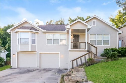 5213 S Powell Ave, Blue Springs, MO, 64015-2239 | Card Image