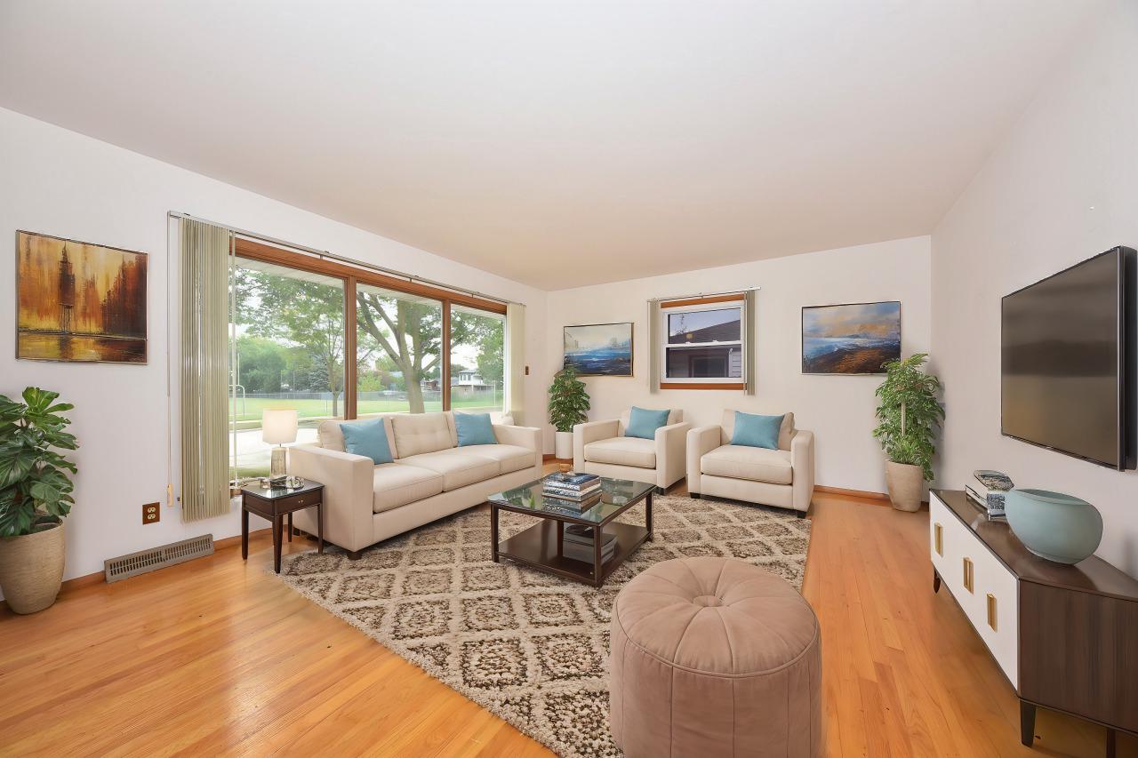 Illinois Ave, Cudahy, WI 53110