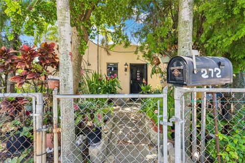 272 Nw 37th St, Miami, FL, 33127 | Card Image