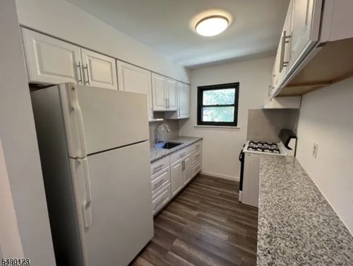 401 Us Highway 22, North Plainfield, NJ, 07060-3805 | Card Image