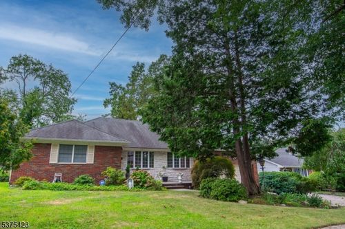 118 Country Ln, Clifton, NJ, 07013-3833 | Card Image