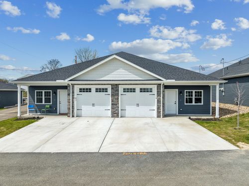 8 Barrington Ct, Monaca, PA, 15061-1462 | Card Image