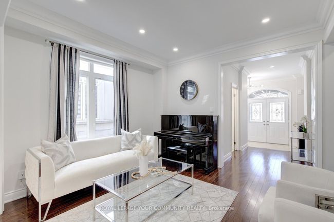 24 Rock Elm Crt, House other with 5 bedrooms, 4 bathrooms and 4 parking in Maple ON | Image 7