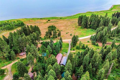 1201 W Mountain Rd, Cascade, ID, 83611-7763 | Card Image