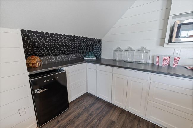 32-2nd Floor _ Family Room.jpg | Image 15