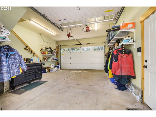 Garage | Image 30