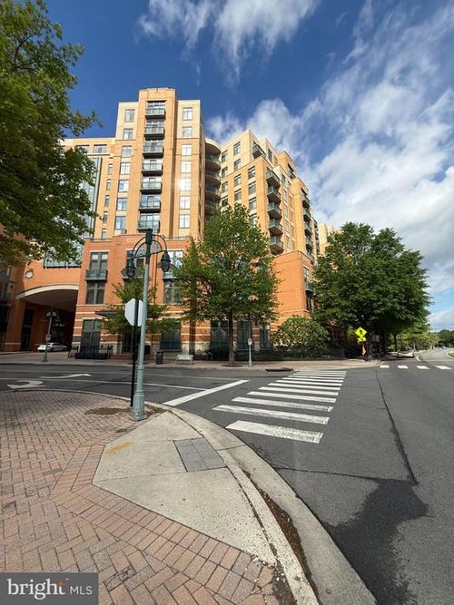 403-2720 S Arlington Mill Dr, ARLINGTON, VA, 22206-3405 | Card Image