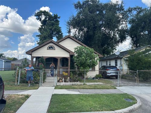 6641 Avenue K, Houston, TX, 77011-2419 | Card Image