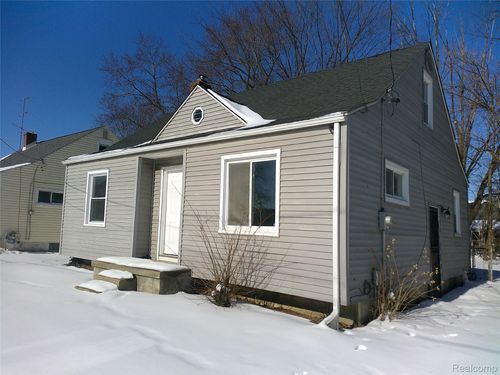 846 W Hemphill Rd, Flint, MI, 48507-2546 | Card Image