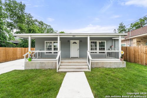 121 Vista Rd, San Antonio, TX, 78210-3203 | Card Image