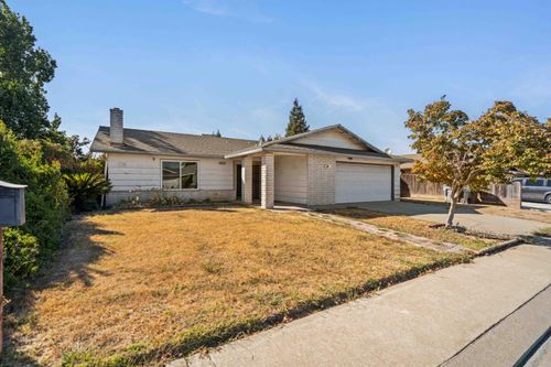 1831 Burgundy Drive, Escalon, CA, 95320 | Card Image