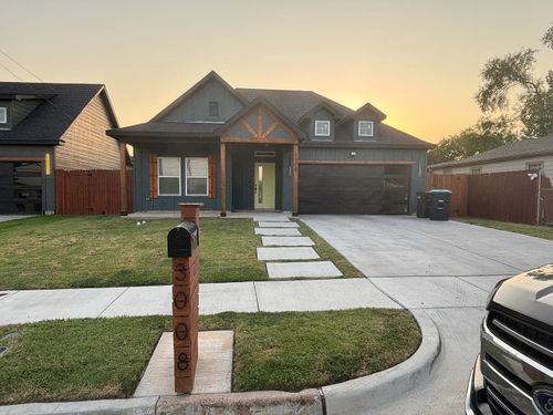 3008 Walker St, Fort Worth, TX, 76105-4420 | Card Image