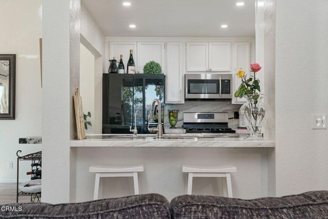 Kitchen Breakfast Bar | Image 15