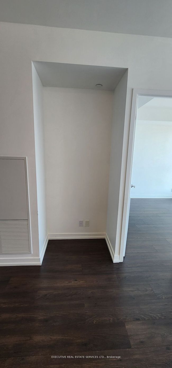2605 - 5 Buttermill Ave, Condo with 3 bedrooms, 2 bathrooms and null parking in Vaughan ON | Image 12